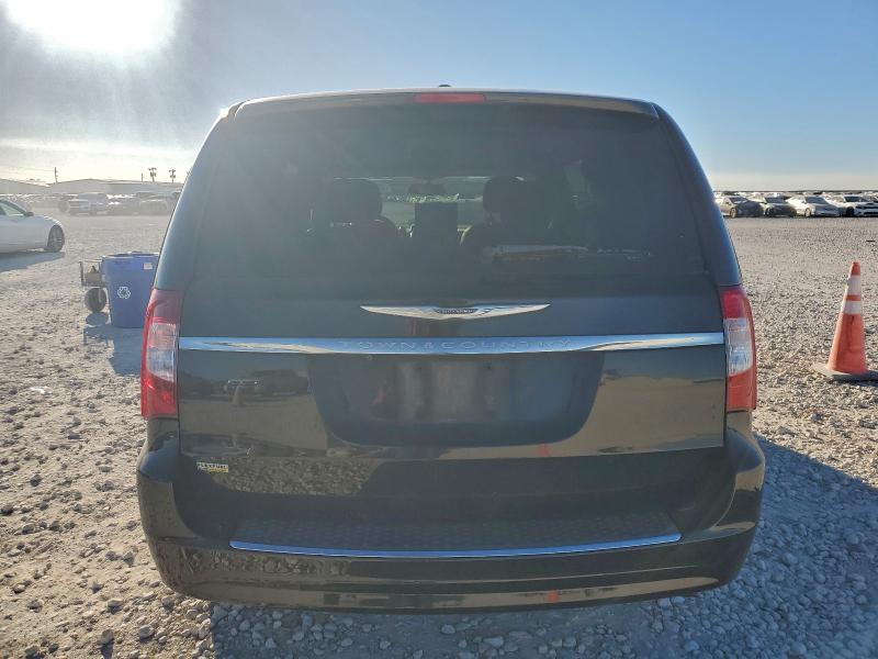 Photo 6 from auction – 2016 CHRYSLER TOWN & COU with VIN 2C4RC1BG3GR245678