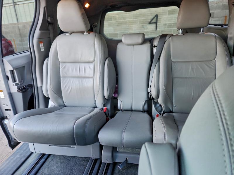 Photo 10 from auction – 2016 TOYOTA SIENNA XLE with VIN 5TDYK3DC7GS702939