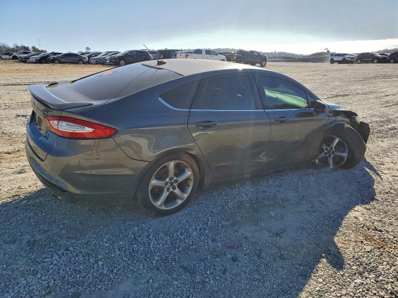 Photo 3 from auction – 2016 FORD FUSION S with VIN 3FA6P0G71GR290080