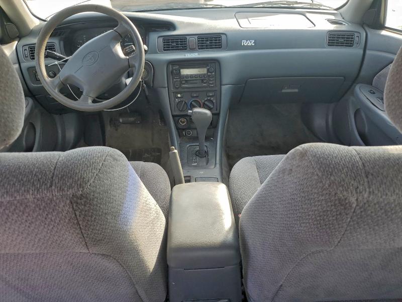 Photo 8 from auction – 2000 TOYOTA CAMRY CE with VIN 4T1BG22K4YU935245