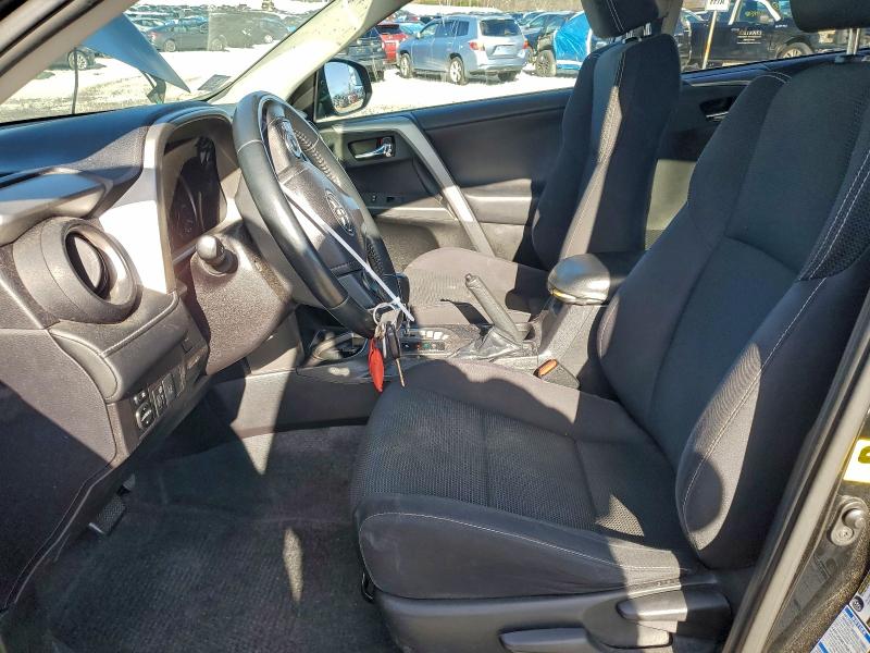 Photo 7 from auction – 2017 TOYOTA RAV4 XLE with VIN 2T3RFREV0HW545136