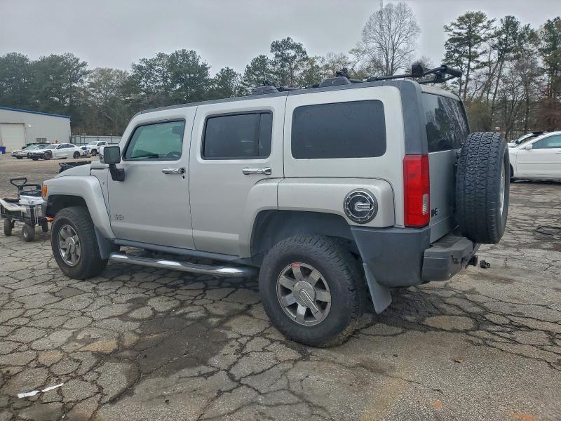 Photo 2 from auction – 2010 HUMMER H3 ALPHA with VIN 5GTMNLEP8A8100014