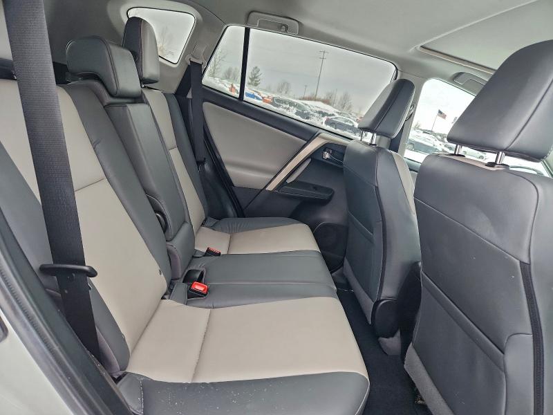 Photo 11 from auction – 2015 TOYOTA RAV4 LIMIT with VIN 2T3DFREV4FW365441
