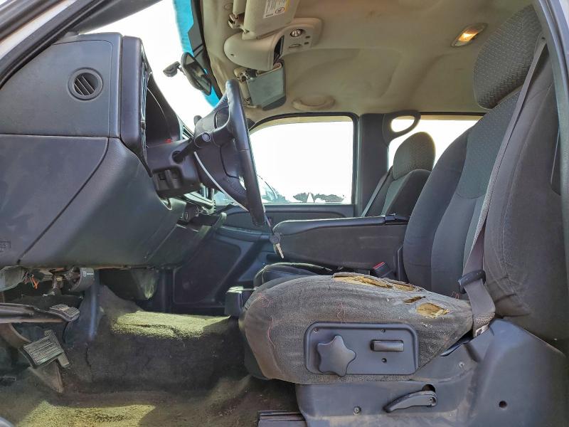 Photo 7 from auction – 2002 CHEVROLET AVALANCHE with VIN 3GNEK13T62G229655