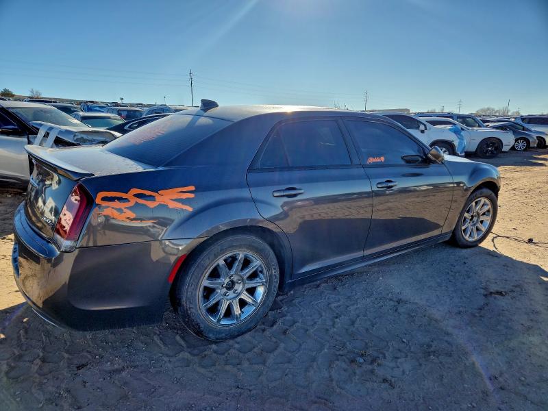 Photo 3 from auction – 2018 CHRYSLER 300 S with VIN 2C3CCABG2JH245100