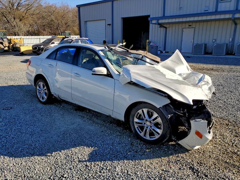 Photo 4 from auction – 2011 MERCEDES-BENZ E with VIN WDDHF5GB8BA467353