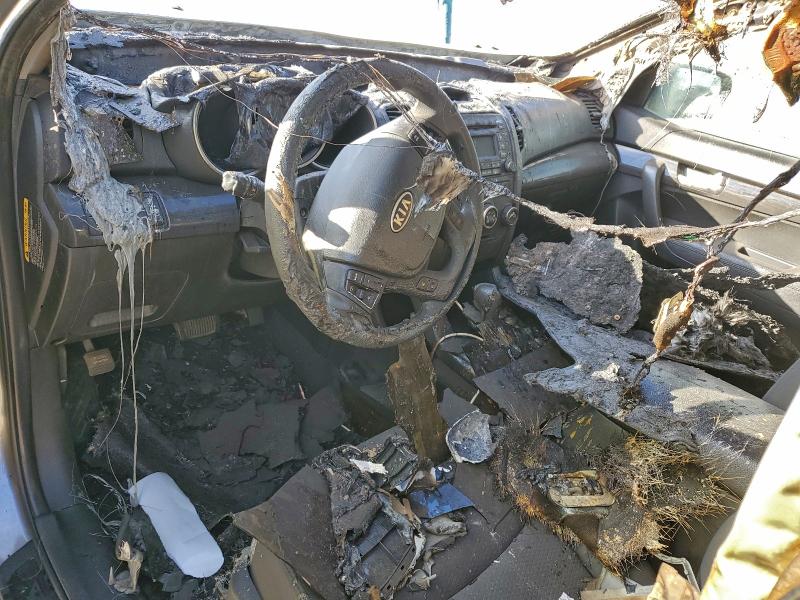 Photo 8 from auction – 2011 KIA SORENTO BA with VIN 5XYKTCA11BG088546