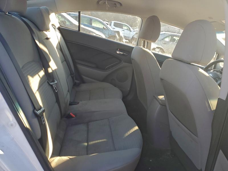 Photo 10 from auction – 2015 KIA FORTE LX with VIN KNAFX4A64F5329146