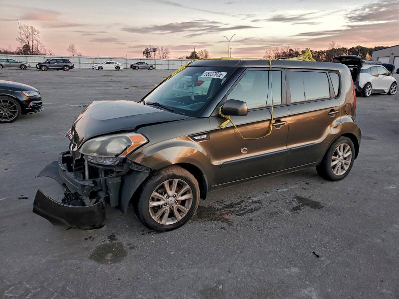 KIA SOUL 2013 with VIN KNDJT2A52D7533417 - Photo from auction