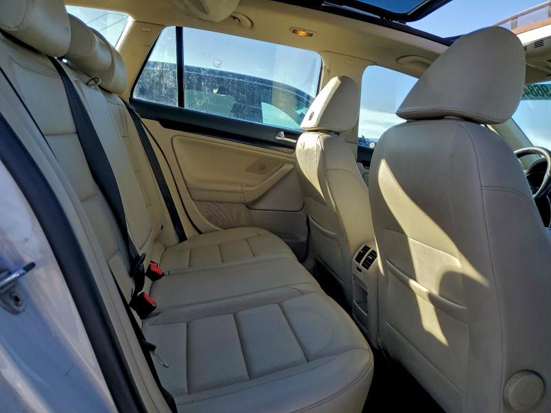 Photo 10 from auction – 2011 VOLKSWAGEN JETTA S with VIN 3VWPZ7AJXBM706345