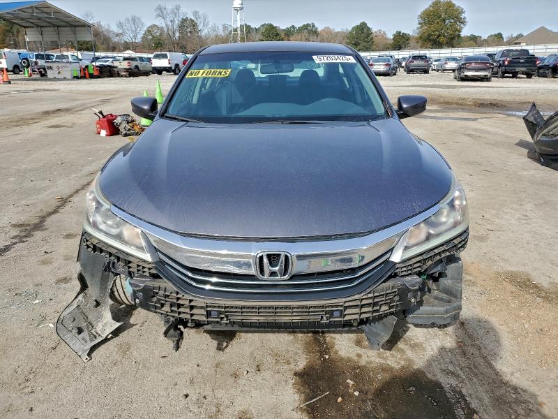 Photo 5 from auction – 2016 HONDA ACCORD with VIN 1HGCR2F37GA138804