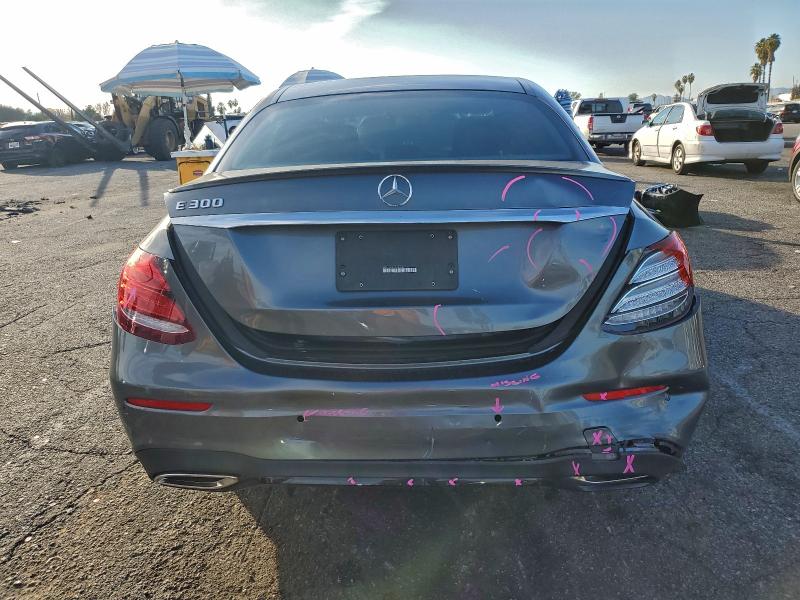 Photo 6 from auction – 2018 MERCEDES-BENZ E 300 with VIN WDDZF4JB7JA488863