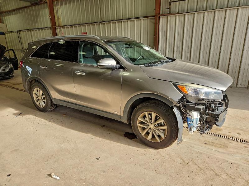 Photo 4 from auction – 2017 KIA SORENTO LX with VIN 5XYPGDA33HG318744