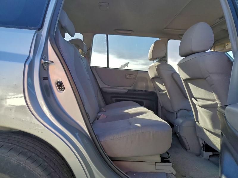 Photo 11 from auction – 2005 TOYOTA HIGHLANDER with VIN JTEEP21A850127960