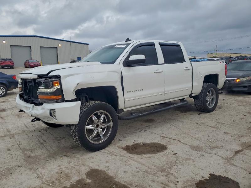 CHEVROLET SILVERADO 2016 with VIN 3GCUKREC2GG289830 - Photo from auction