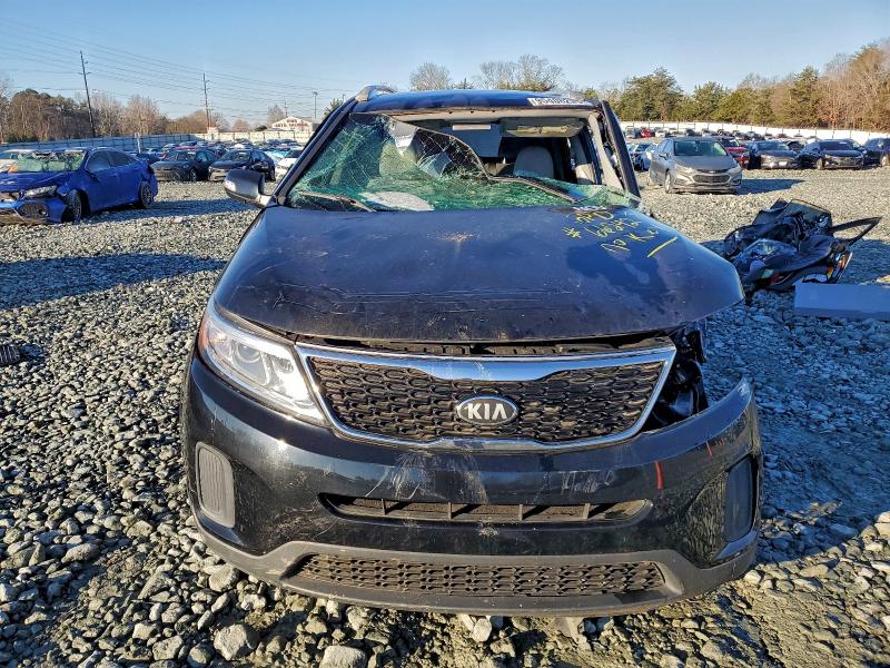 Photo 5 from auction – 2014 KIA SORENTO LX with VIN 5XYKT4A72EG462404