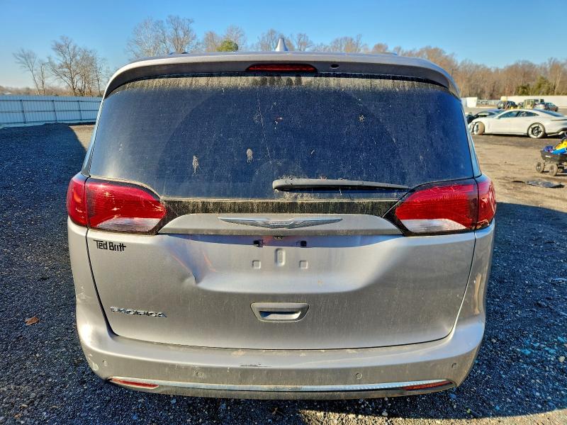 Photo 6 from auction – 2018 CHRYSLER PACIFICA T with VIN 2C4RC1BG0JR120290