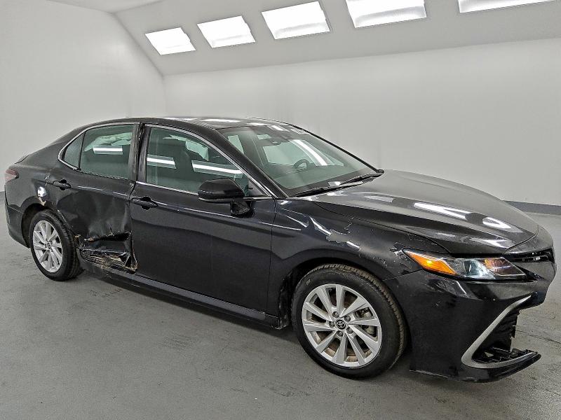 Photo 4 from auction – 2022 TOYOTA CAMRY LE with VIN 4T1C11AK4NU637338
