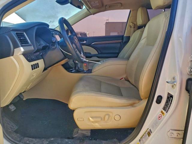 Photo 7 from auction – 2019 TOYOTA HIGHLANDER with VIN 5TDDZRFH4KS934039