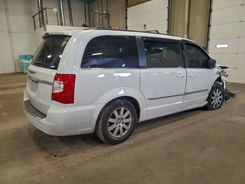 Photo 3 from auction – 2016 CHRYSLER TOWN & COU with VIN 2C4RC1BG0GR301737