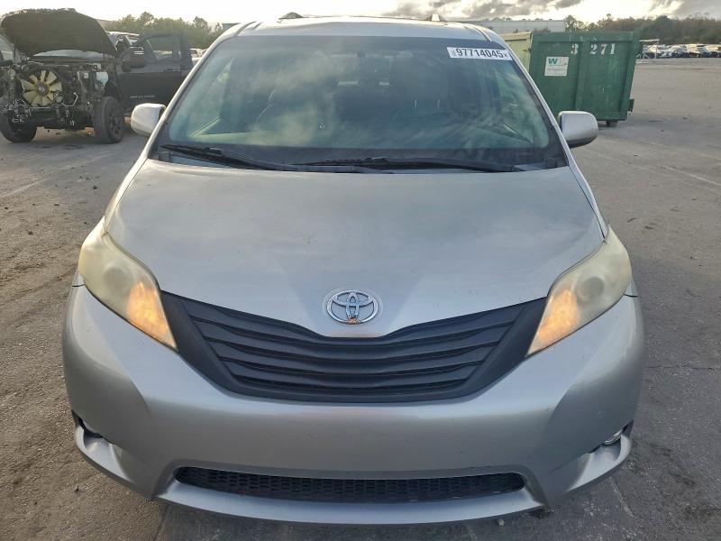 Photo 5 from auction – 2015 TOYOTA SIENNA with VIN 5TDYK3DC0FS620145