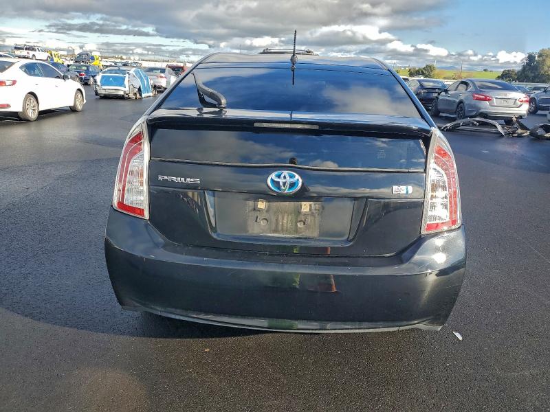 Photo 6 from auction – 2013 TOYOTA PRIUS with VIN JTDKN3DU3D5698038