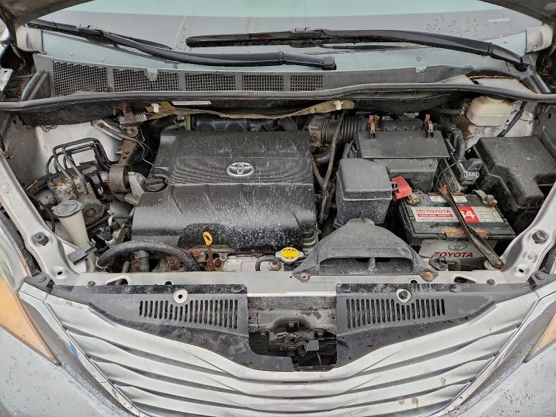 Zdjęcie 12 z aukcji – 2011 TOYOTA SIENNA XLE z VIN 5TDDK3DC6BS005754