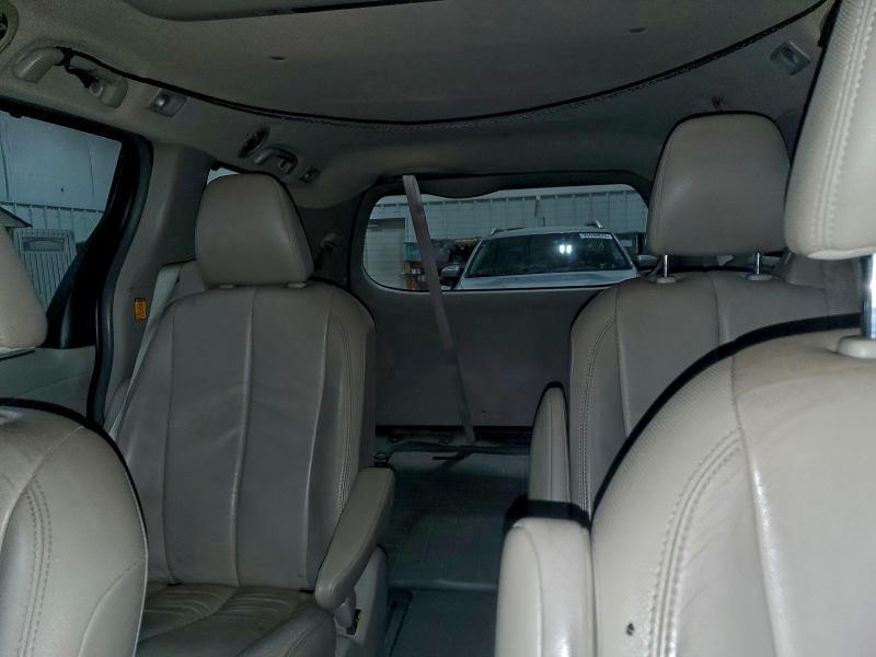 Photo 10 from auction – 2013 TOYOTA SIENNA XLE with VIN 5TDDK3DC5DS064376