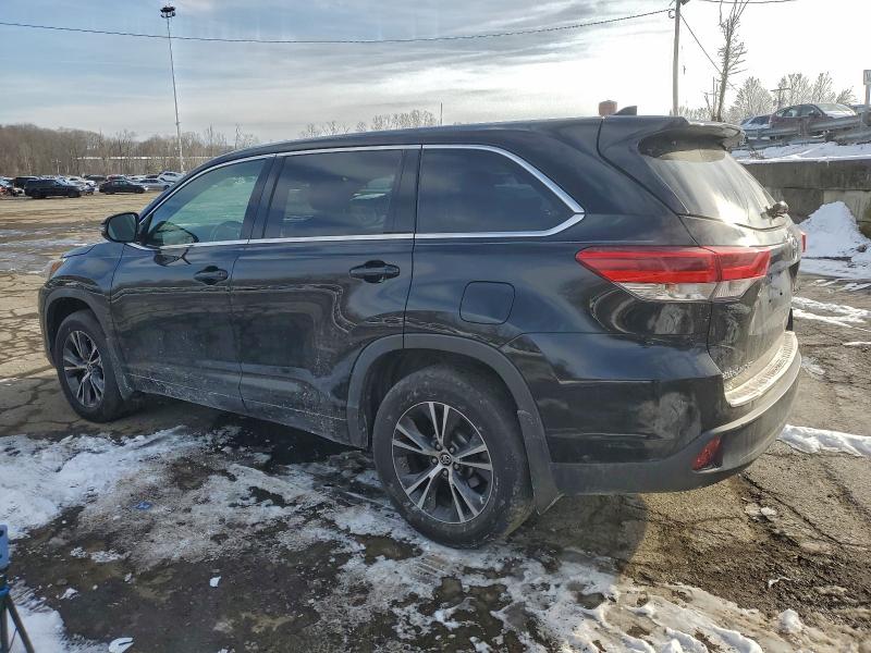 Photo 2 from auction – 2018 TOYOTA HIGHLANDER with VIN 5TDBZRFH8JS821023