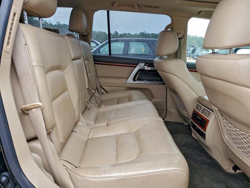Photo 11 from auction – 2014 TOYOTA LAND CRUISER with VIN JTMHY7AJ2E4027065