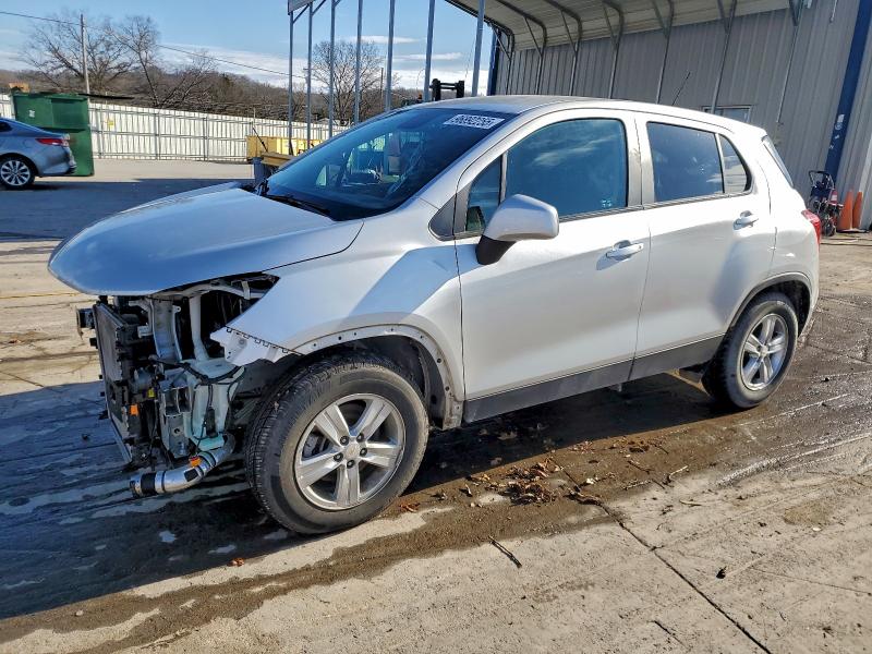 CHEVROLET TRAX LS 2022 with VIN KL7CJKSM1NB522392 - Photo from auction