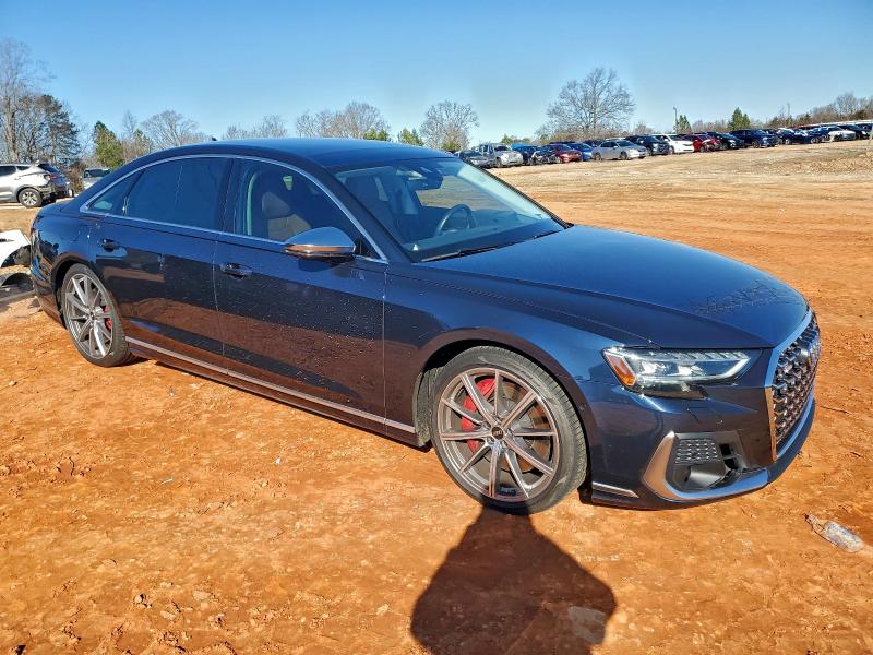 Photo 4 from auction – 2022 AUDI S8 with VIN WAULSAF86NN001848