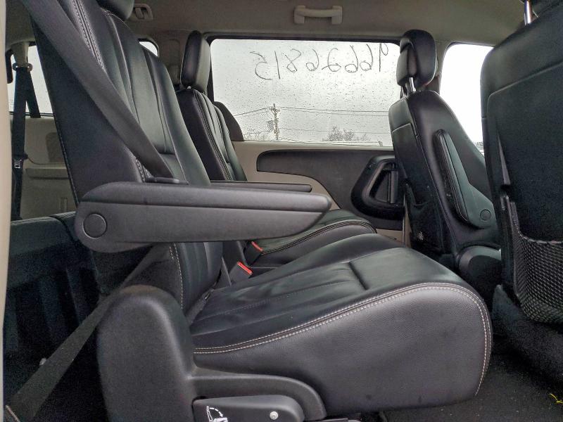 Photo 11 from auction – 2014 CHRYSLER TOWN & COU with VIN 2C4RC1BG2ER382026