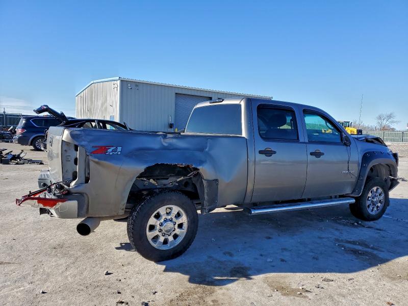 Photo 3 from auction – 2013 GMC SIERRA K25 with VIN 1GT120C80DF244086