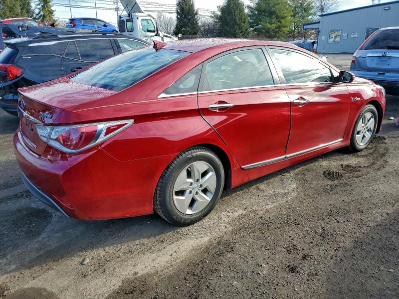 Photo 3 from auction – 2012 HYUNDAI SONATA HYB with VIN KMHEC4A41CA035940