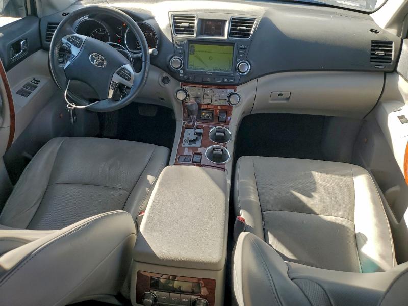 Photo 8 from auction – 2012 TOYOTA HIGHLANDER with VIN 5TDYK3EH9CS084575