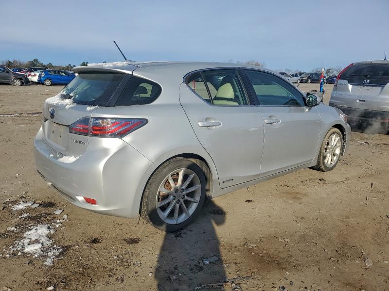 Photo 3 from auction – 2011 LEXUS CT 200 with VIN JTHKD5BH5B2010400