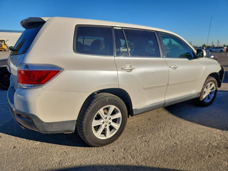 Photo 3 from auction – 2012 TOYOTA HIGHLANDER with VIN 5TDZK3EHXCS063092