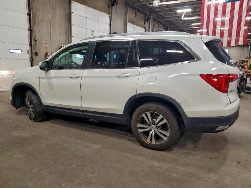 Photo 2 from auction – 2017 HONDA PILOT EXL with VIN 5FNYF6H52HB037715
