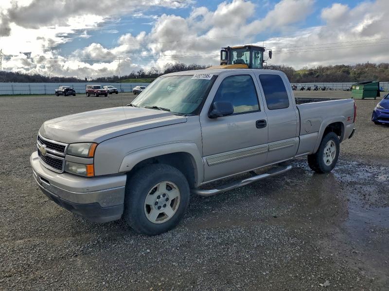 Photo 1 from auction – 2006 CHEVROLET SILVERADO with VIN 1GCEK19BX6Z192140