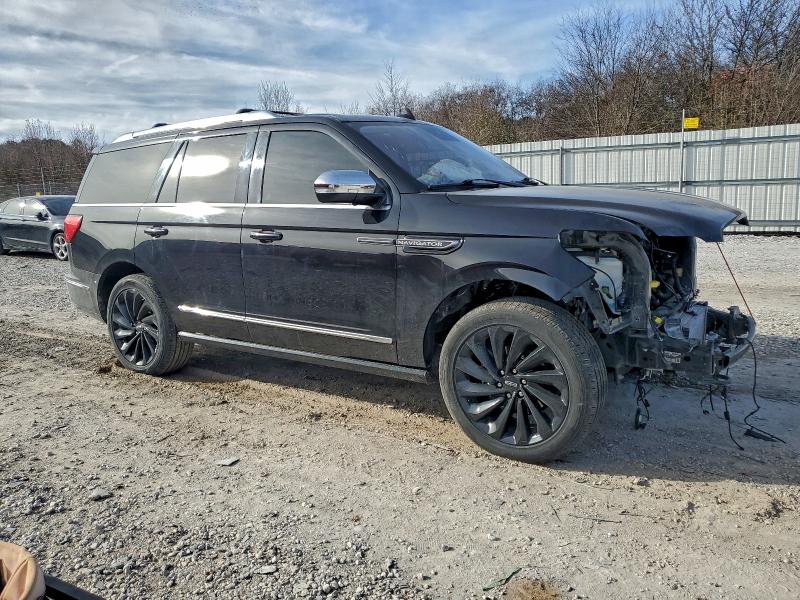 Photo 4 from auction – 2020 LINCOLN NAVIGATOR with VIN 5LMJJ2TT3LEL15619