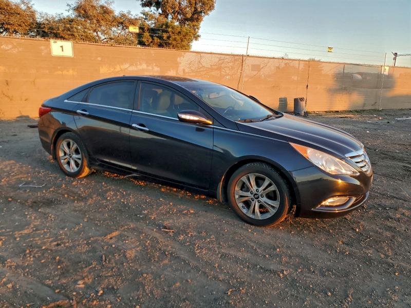 Photo 4 from auction – 2013 HYUNDAI SONATA with VIN 5NPEC4AC6DH504820