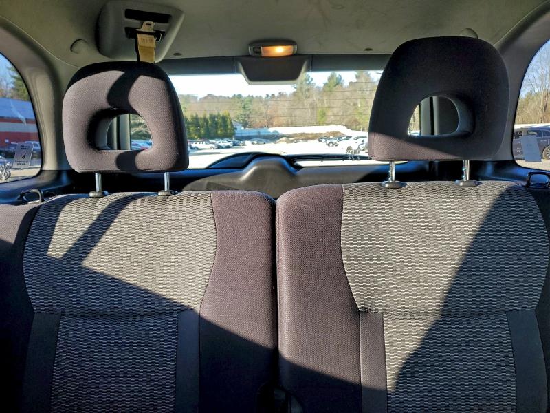 Photo 10 from auction – 2005 TOYOTA RAV4 with VIN JTEHD20V950062630
