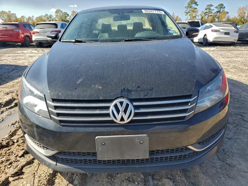 Photo 5 from auction – 2015 VOLKSWAGEN PASSAT S with VIN 1VWAT7A31FC070303