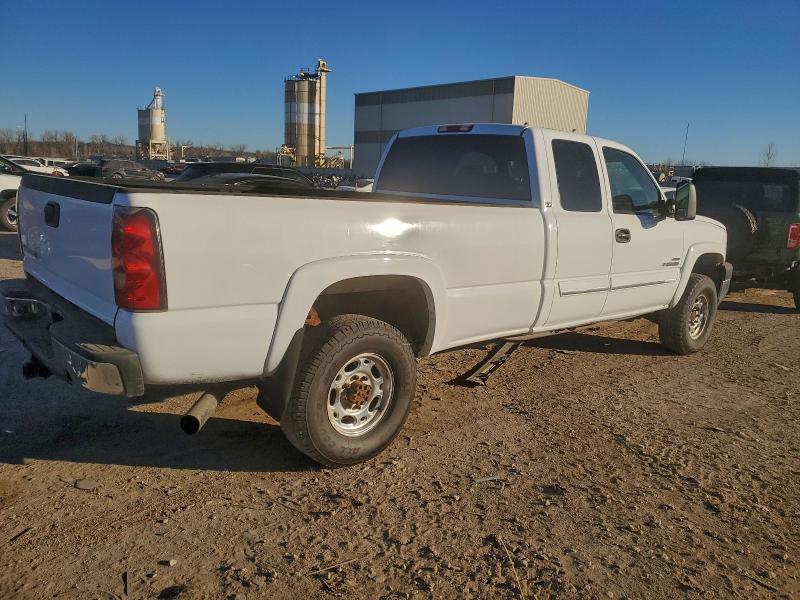 Photo 3 from auction – 2006 CHEVROLET SILVERADO with VIN 1GCHK29D76E236705