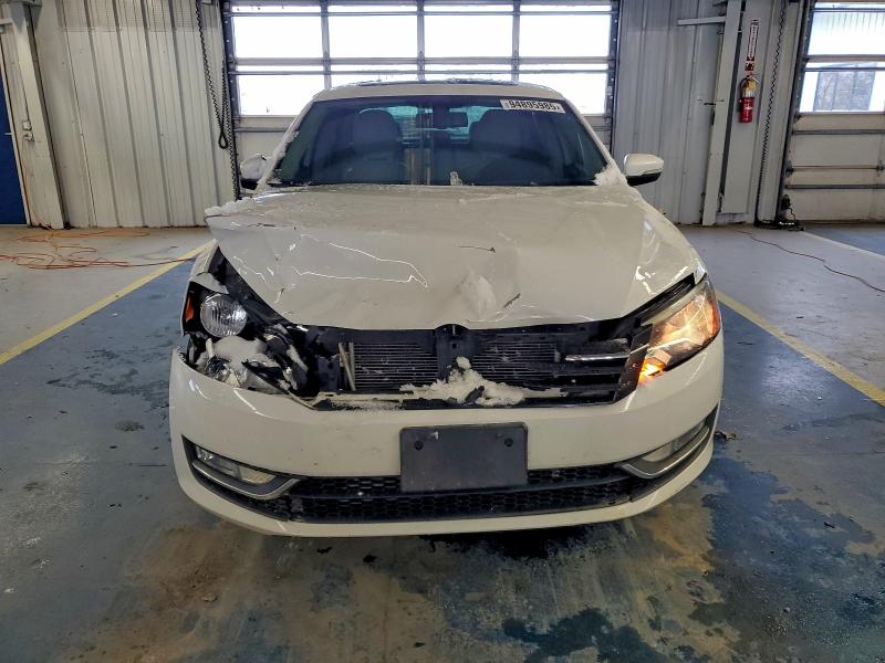 Photo 5 from auction – 2013 VOLKSWAGEN PASSAT with VIN 1VWCN7A3XDC048221