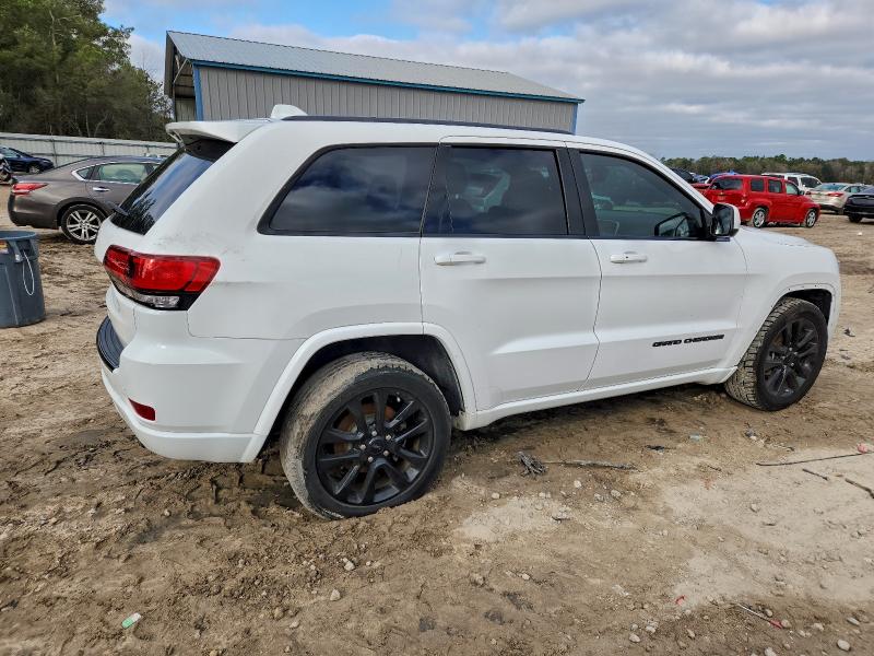 Photo 3 from auction – 2017 JEEP GRAND CHER with VIN 1C4RJEAGXHC745765
