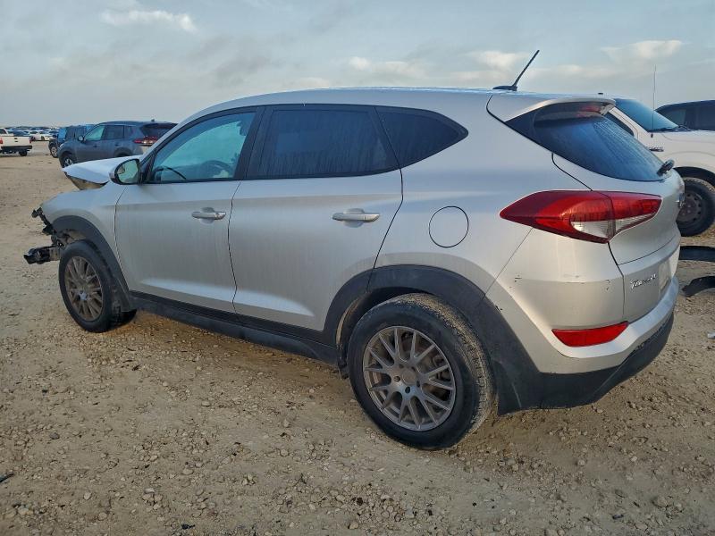 Photo 2 from auction – 2017 HYUNDAI TUCSON SE with VIN KM8J23A49HU289560