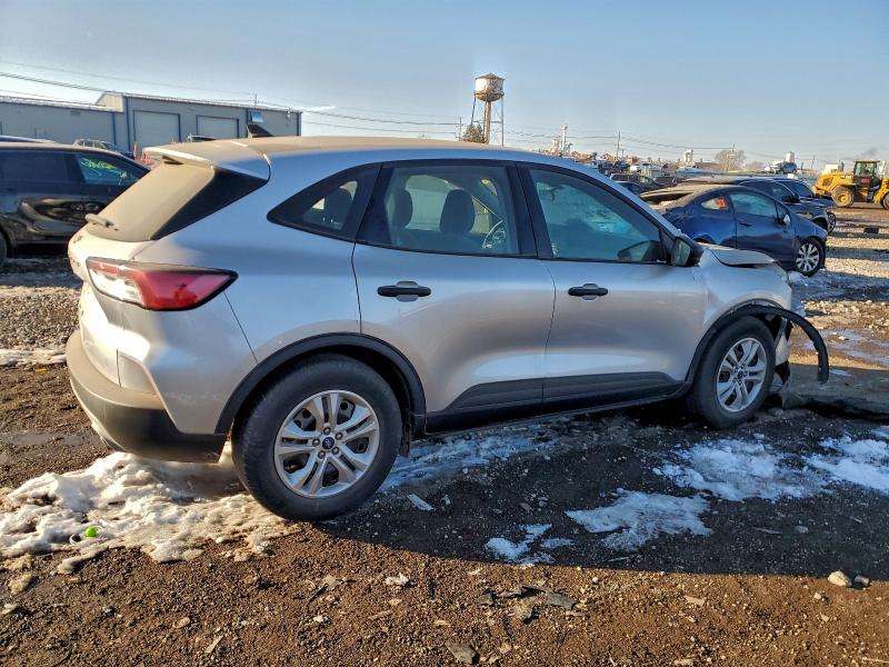 Photo 3 from auction – 2020 FORD ESCAPE S with VIN 1FMCU0F62LUC77187