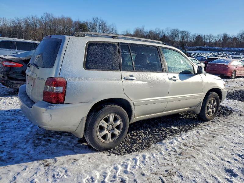 Photo 3 from auction – 2005 TOYOTA HIGHLANDER with VIN JTEEP21A150135589